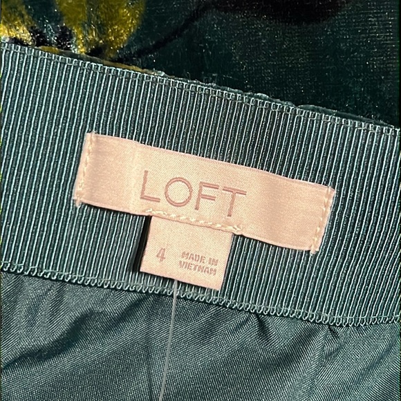 Ann Taylor LOFT size 4 floral print velvet mini skirt zips in back lined fall - Picture 9 of 12